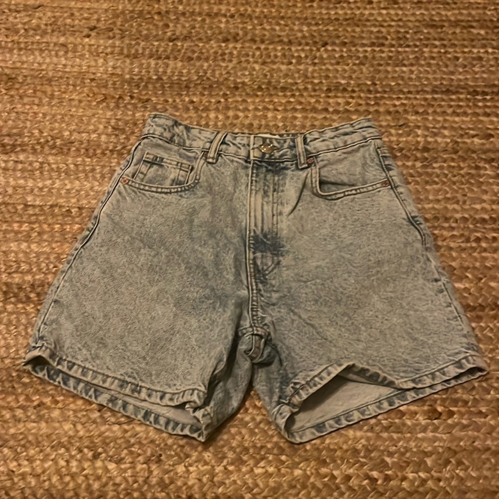 High waisted mom light blue denim Zara shorts